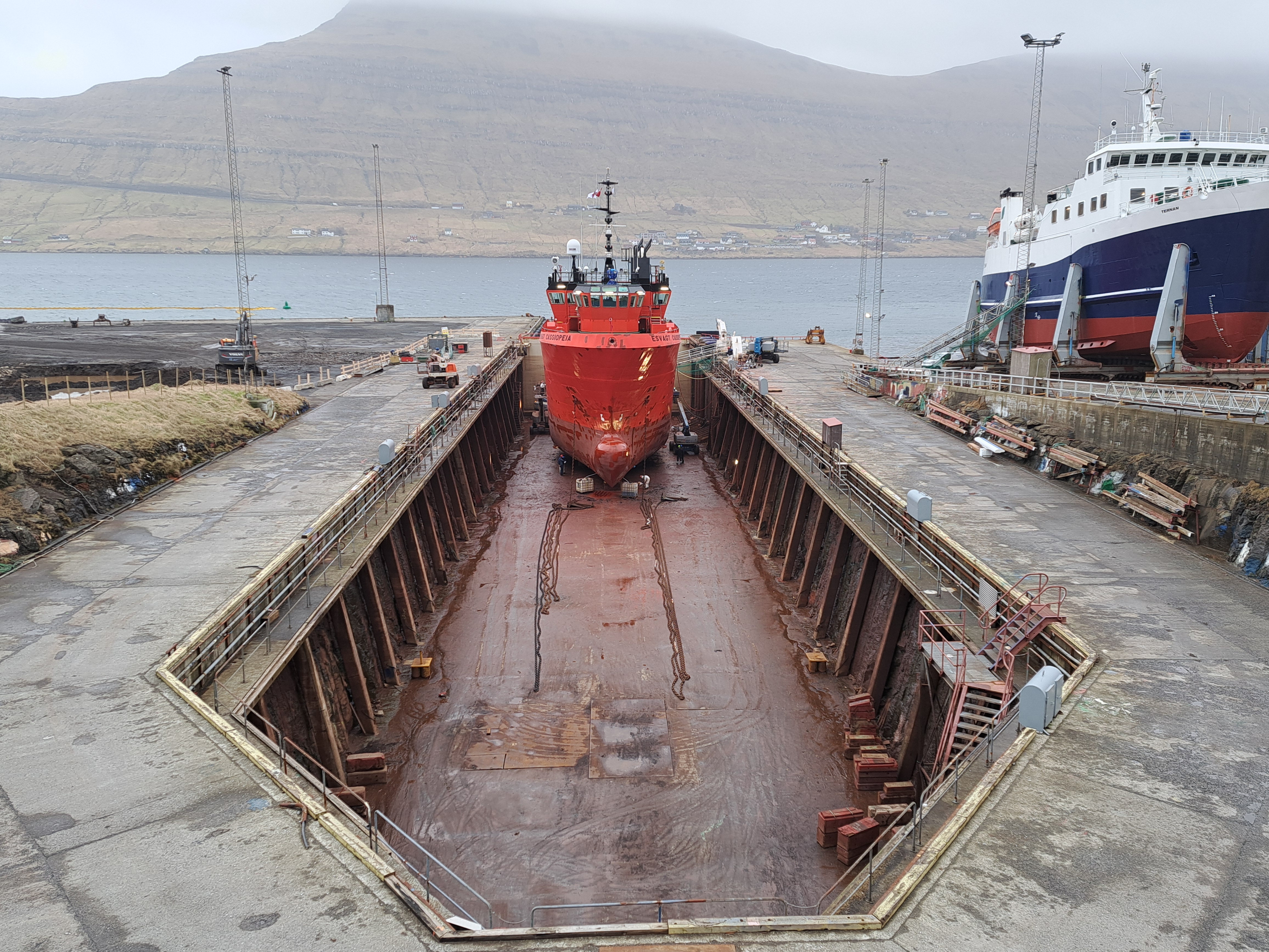 Foggy day at the dry dock.jpg